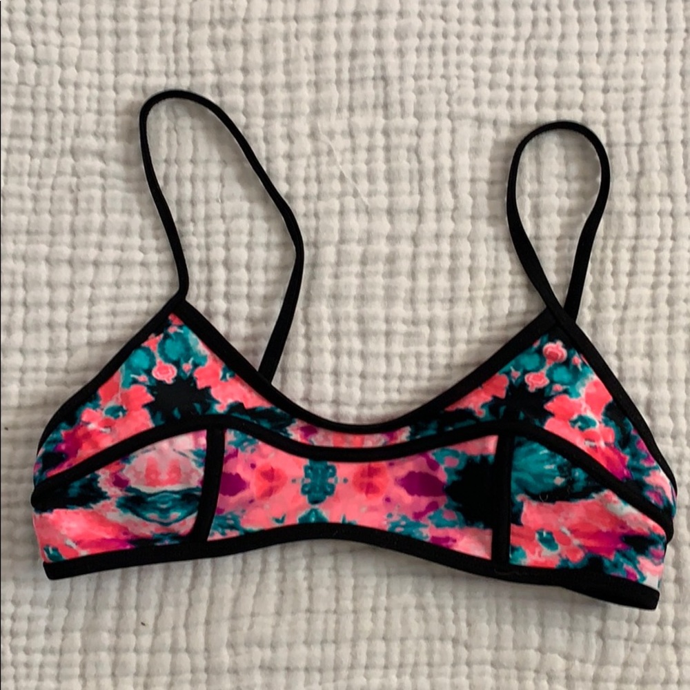 Xhilaration Swim Top Small